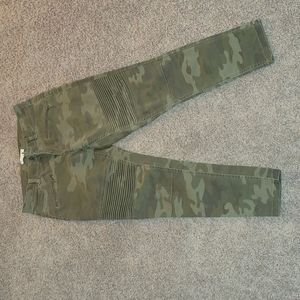 Camouflage Jeans